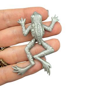 Large Silver Toned Climbing Frog Shaped Brooch Pin - Signed JJ